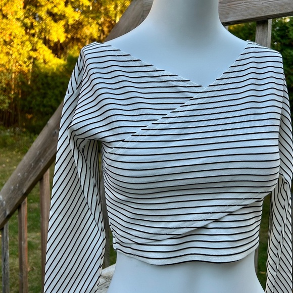 Walter Baker⎪White & Black Striped Cropped Wrap Top - Picture 4 of 6